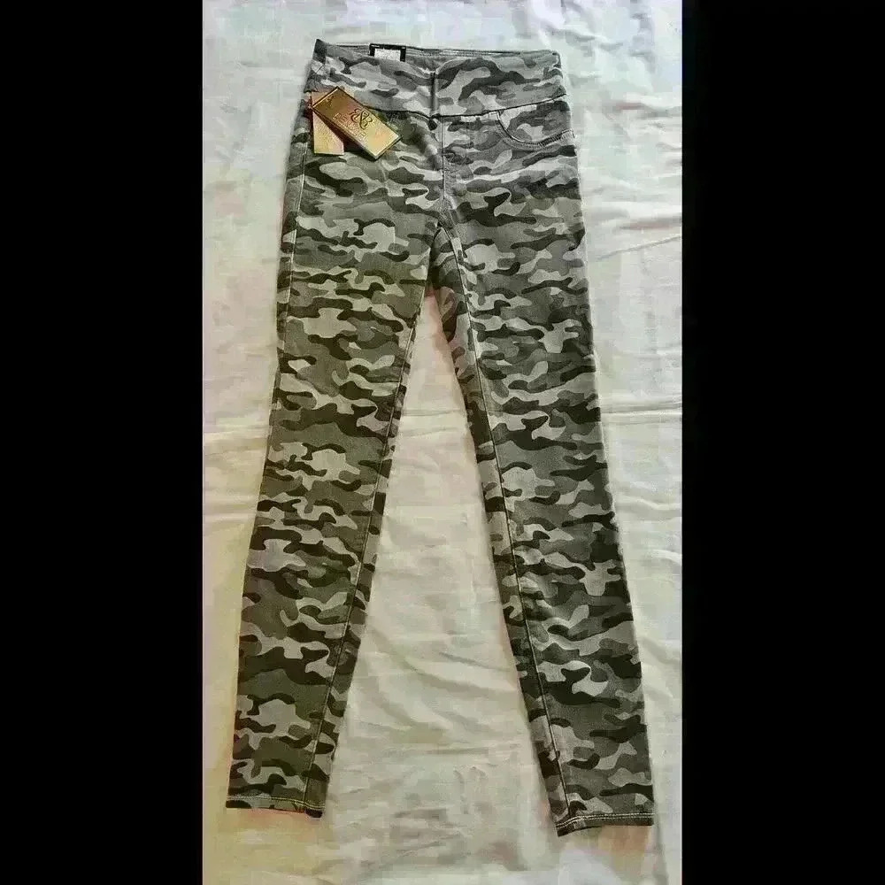 Stylish Women's Camouflage Leggings with Tags - Rock&Republic